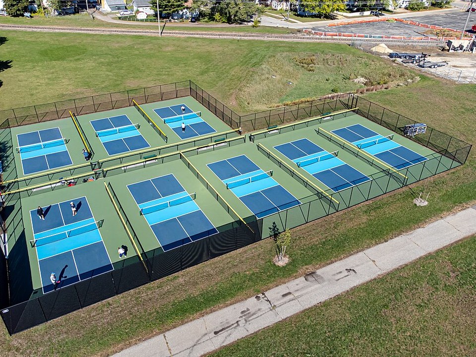Pickleball Courts in Naples, Florida: Where to Play + Local Tips