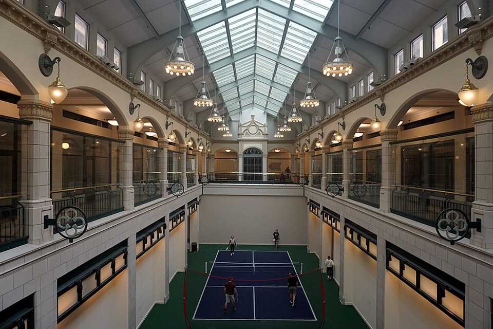Pickleball Courts in San Francisco, California: Playing Ball in the Bay Area